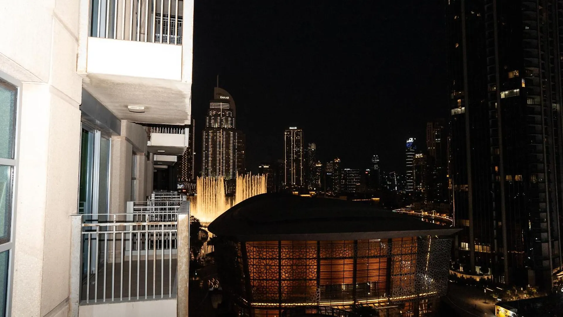 Modern Apartment Near Burj Khalifa Dubai