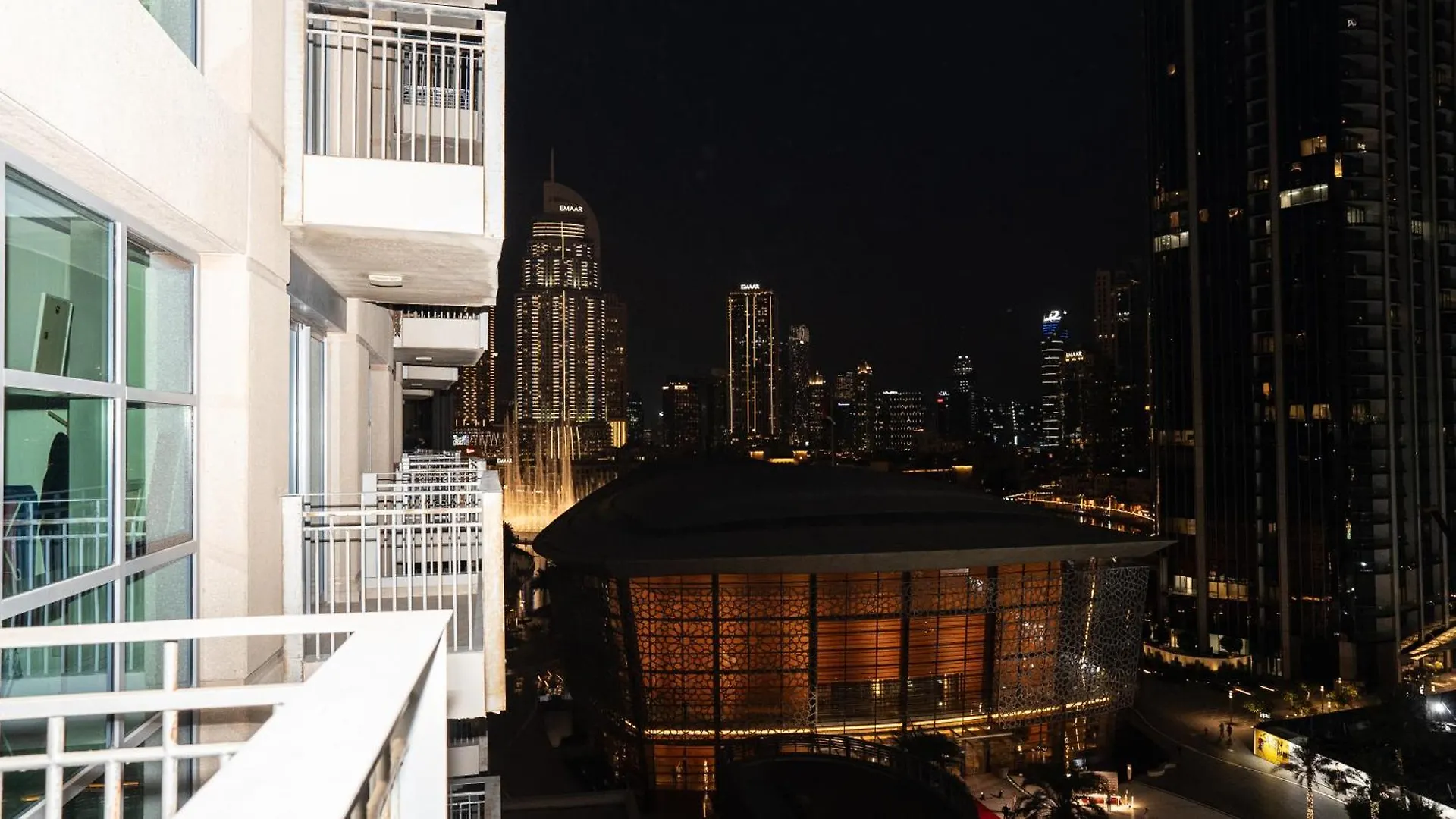 Modern Apartment Near Burj Khalifa Dubai