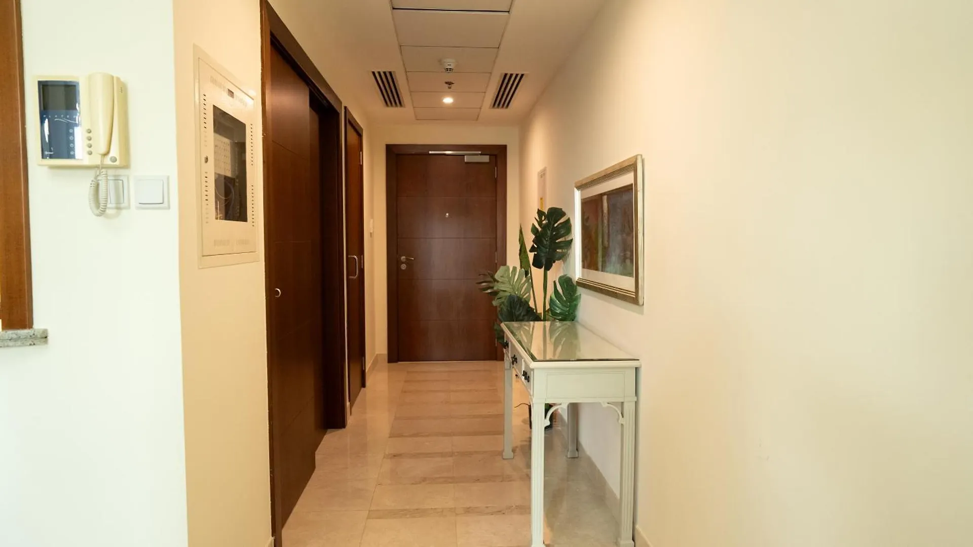 Modern Apartment Near Burj Khalifa Dubai United Arab Emirates