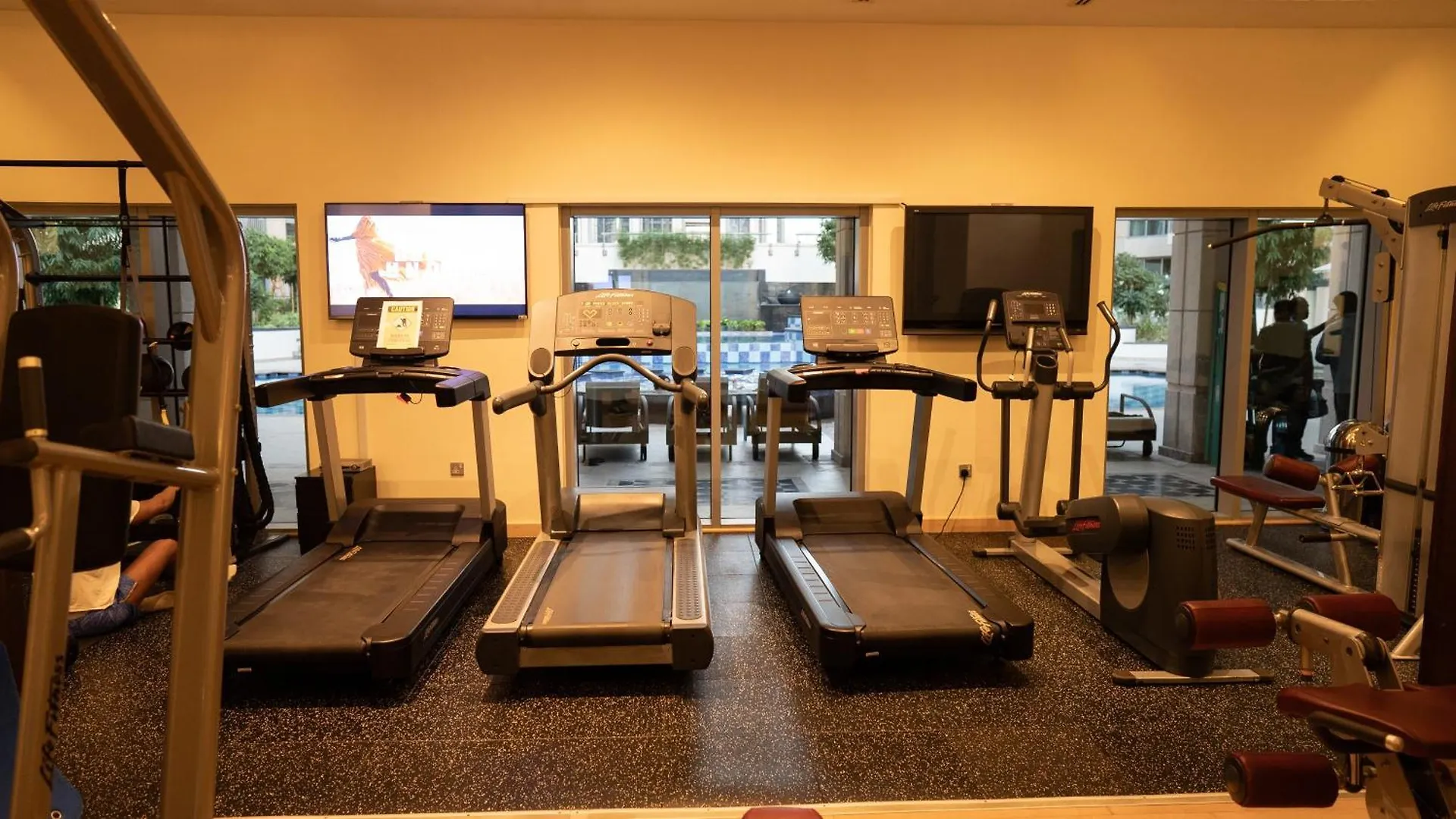 Modern Apartment Near Burj Khalifa Dubaj