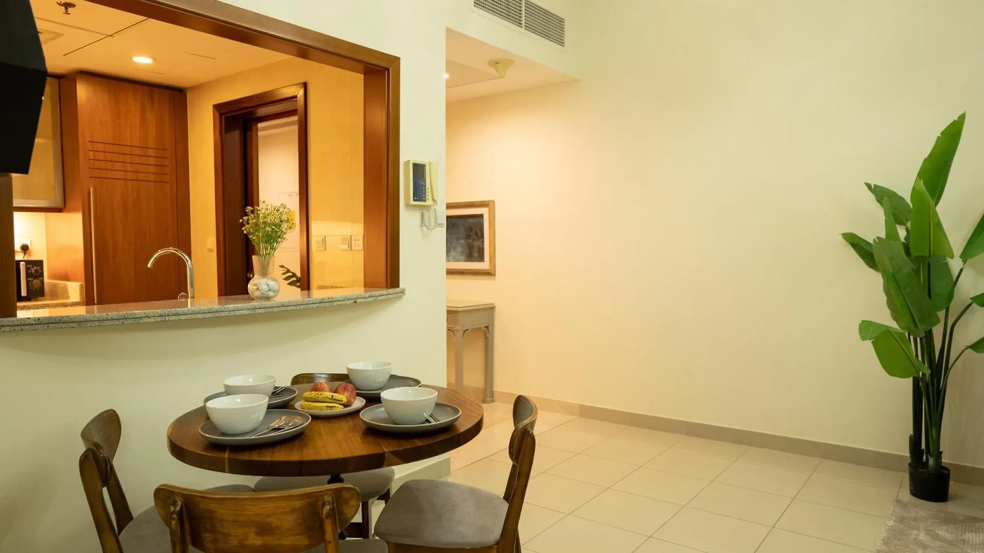 Modern Apartment Near Burj Khalifa Dubaj